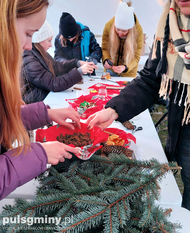 Wielkie Ubieranie Choinki i Jarmark Świąteczny 10.12.2023 Dopiewo