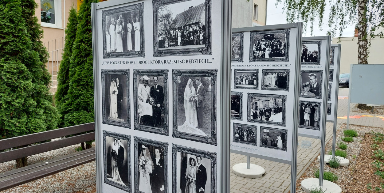 Wystawa archiwalnych zdjęć ślubnych z okolicy