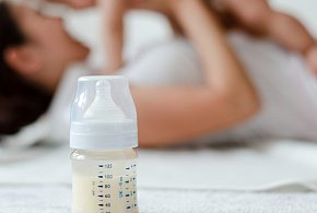 Groźna bakteria w mleku dla niemowląt. Nie podawaj dzieciom!-6453