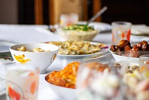 Polacy znów sięgną głębiej do kieszeni. Tyle wydają na świąteczne jedzenie-10919